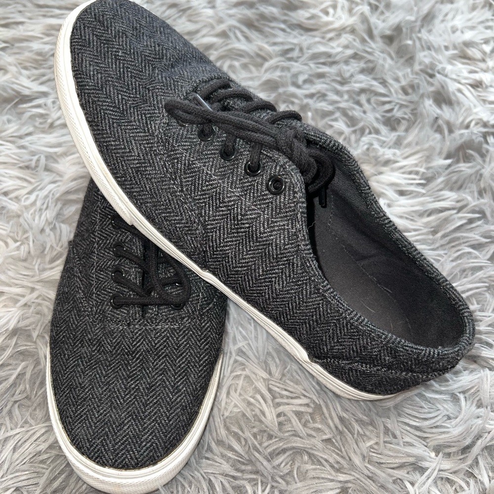 Old Navy | Black Lace Up Sneakers